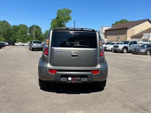 2010 Kia Soul +