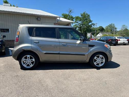 2010 Kia Soul +