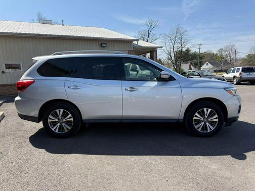 2018 Nissan Pathfinder SL