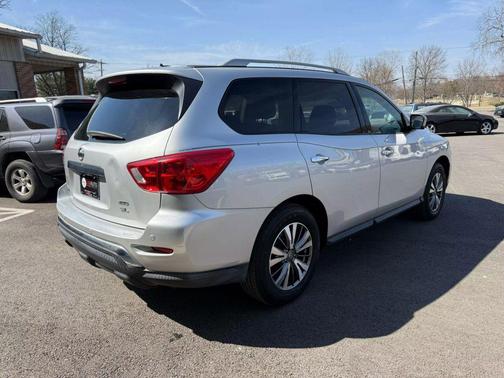 2018 Nissan Pathfinder SL