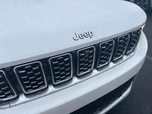 2022 Jeep Grand Cherokee SUMMIT