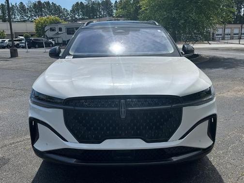 WHITE PLATINUM MET 3C 2025 Lincoln Nautilus RESERVE