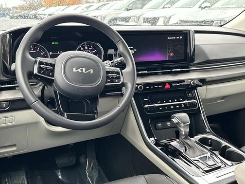 2024 Kia Carnival EX