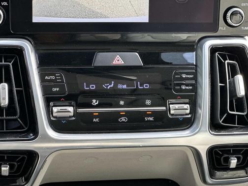 Glacial White Pearl 2022 Kia Sorento SX