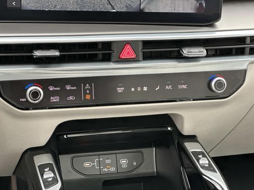 Volcanic Sand 2025 Kia Sorento Hybrid SX Prestige