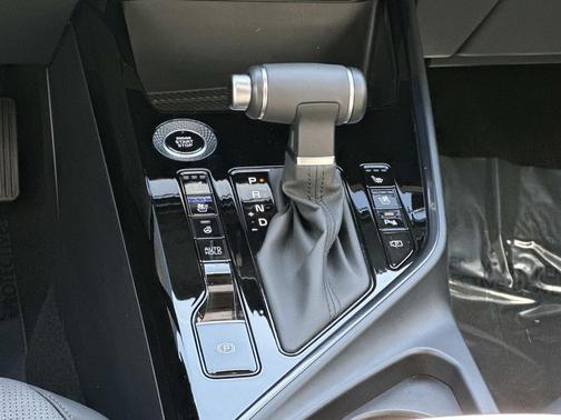 2025 Kia Niro SX