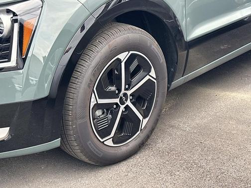 2025 Kia Niro SX
