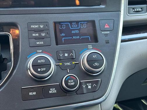 2016 Toyota Sienna XLE