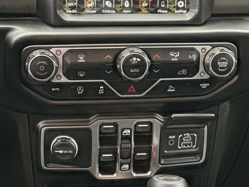 2023 Jeep Wrangler 4-Door Sahara 4x4