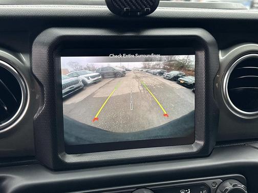 2023 Jeep Wrangler 4-Door Sahara 4x4