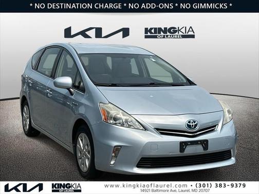 2013 Toyota Prius v Five