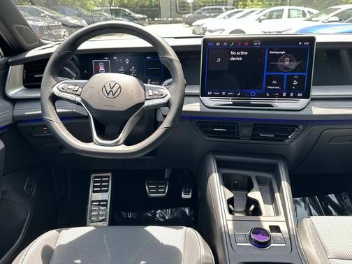 Deep Black 2025 Volkswagen Tiguan 2.0T SE R-Line Black 4MOTION