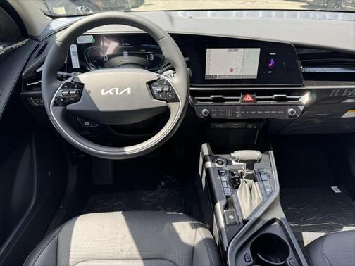 2025 Kia Niro SX