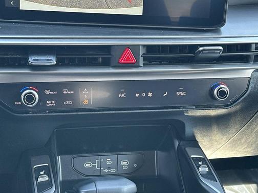 Glacial White Pearl 2025 Kia Sorento EX
