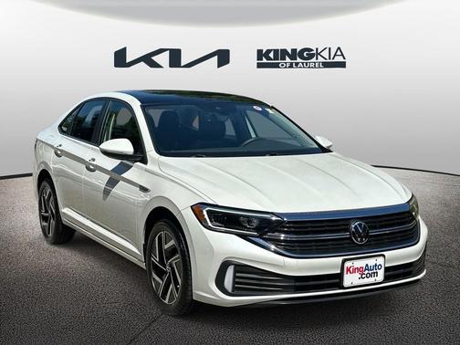 Opal White Pearl 2024 Volkswagen Jetta 1.5T SEL