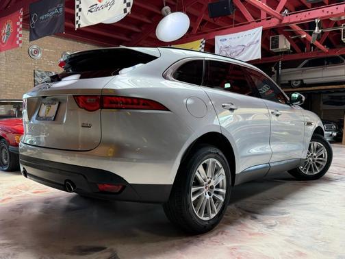 2017 Jaguar F-PACE 35t Prestige