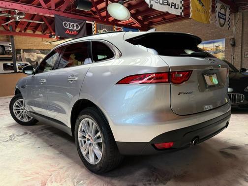 2017 Jaguar F-PACE 35t Prestige