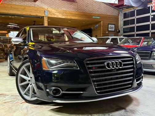 Night Blue Pearl 2013 Audi S8 4.0T quattro