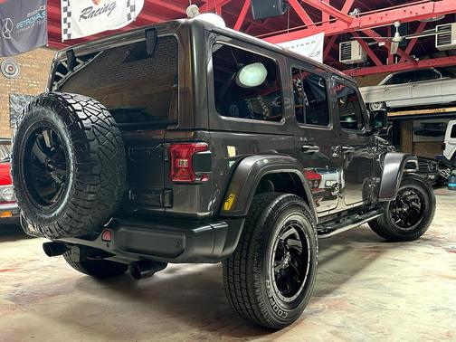 Granite Crystal Clearcoat Metallic 2018 Jeep Wrangler Unlimited Sahara