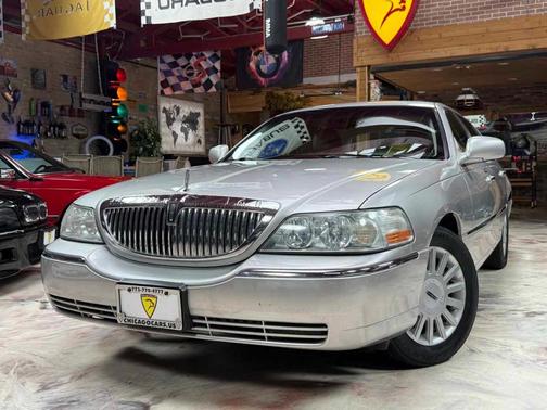 Silver Birch Metallic 2003 Lincoln Town Car Executive
