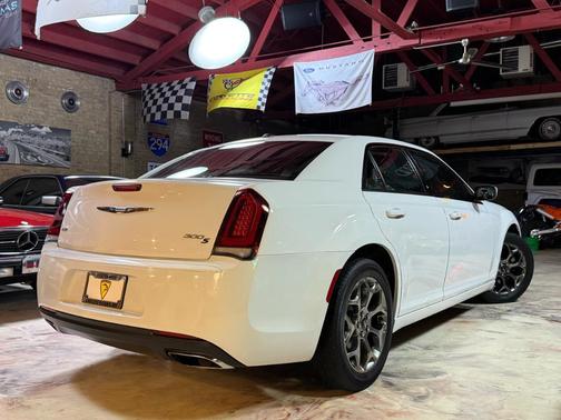 2017 Chrysler 300 S