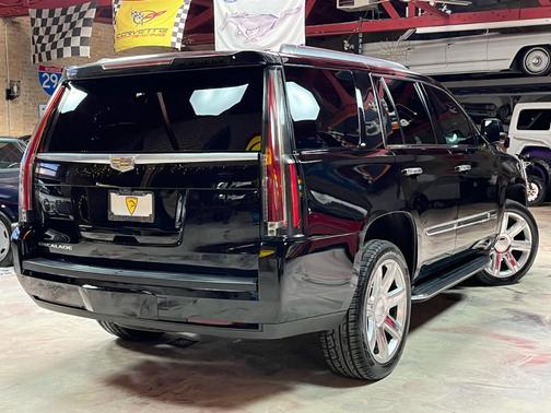 2017 Cadillac Escalade Luxury