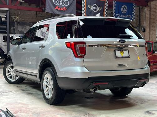 2017 Ford Explorer Base