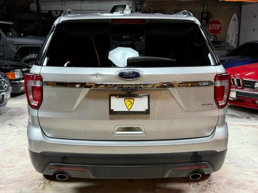 2017 Ford Explorer Base