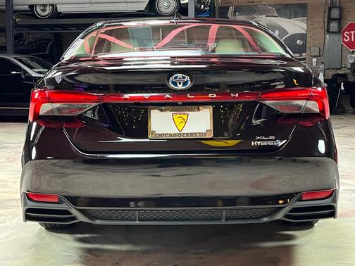 2019 Toyota Avalon Hybrid Limited