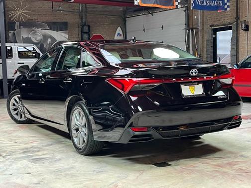 2019 Toyota Avalon Hybrid Limited