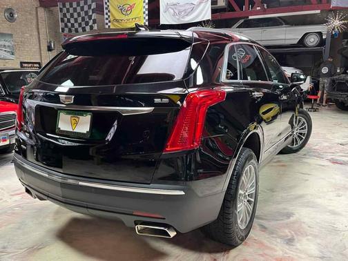 Stellar Black Metallic 2017 Cadillac XT5 Luxury