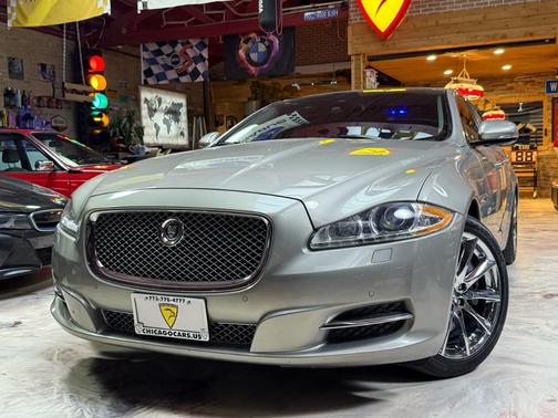 2012 Jaguar XJ Base