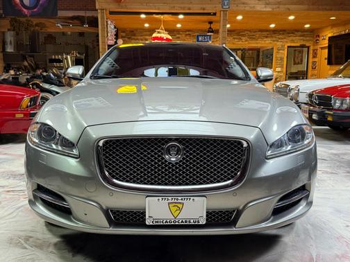 2012 Jaguar XJ Base