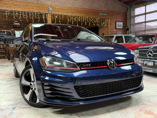 2017 Volkswagen Golf GTI SE 4-Door