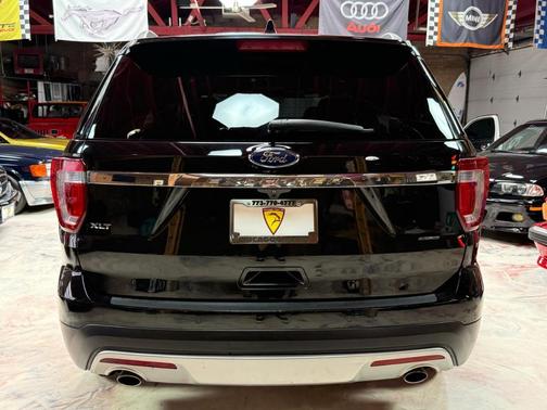 Black 2017 Ford Explorer XLT