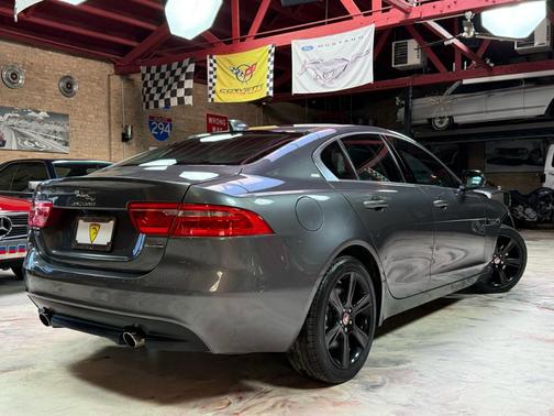 2018 Jaguar XE 25t Prestige