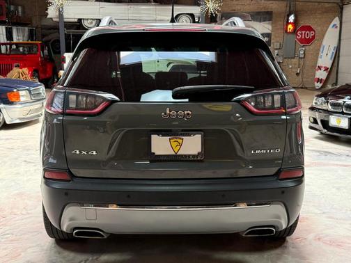 Gray 2020 Jeep Cherokee Limited