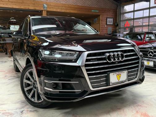 Orca Black Metallic 2017 Audi Q7 3.0T Prestige
