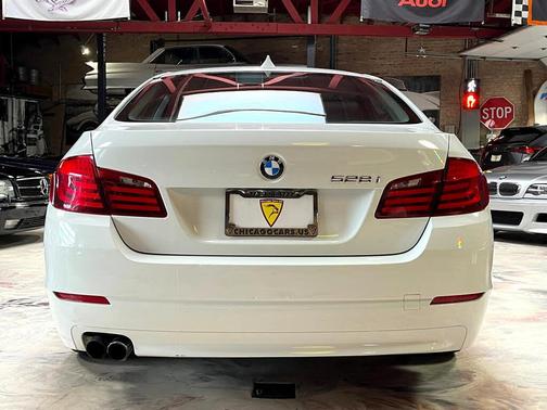 Alpine White 2013 BMW 528 i