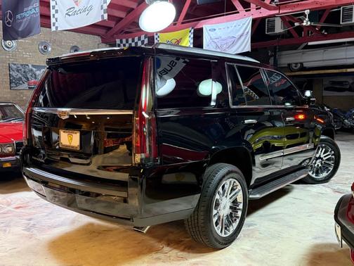 2016 Cadillac Escalade Luxury