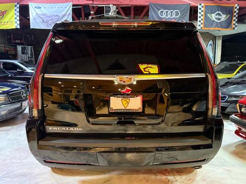 2016 Cadillac Escalade Luxury