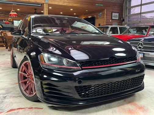 2016 Volkswagen Golf GTI 2.0T SE 4-Door