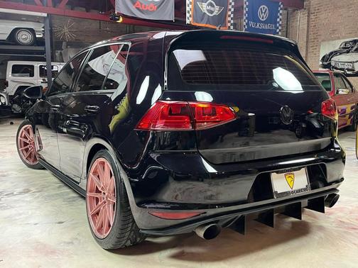 2016 Volkswagen Golf GTI 2.0T SE 4-Door