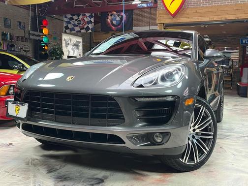 Gray 2016 Porsche Macan S