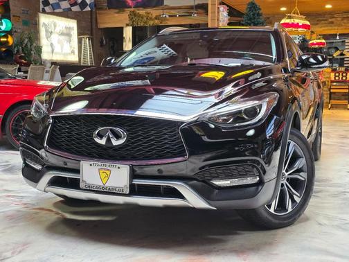 2017 INFINITI QX30 Premium