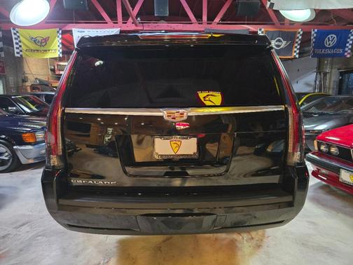 2016 Cadillac Escalade Luxury