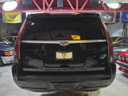 2016 Cadillac Escalade Luxury