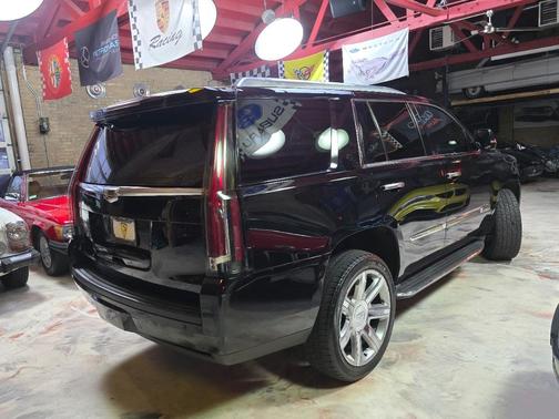 2016 Cadillac Escalade Luxury