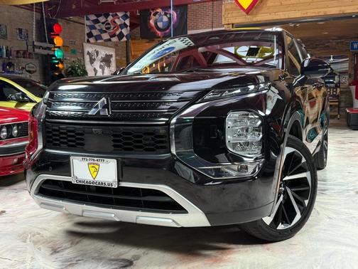 Black 2022 Mitsubishi Outlander SE