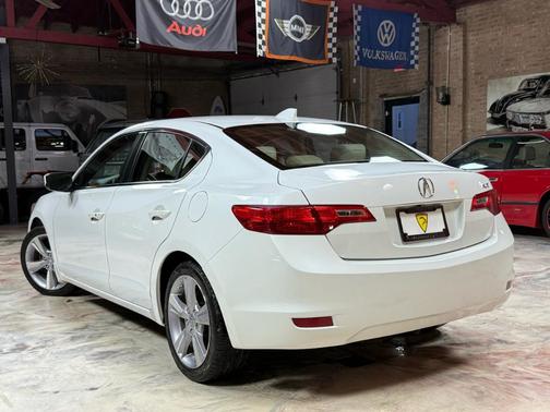 2013 Acura ILX 2.0L Technology